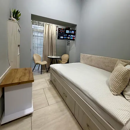 Naukova Smart شقة *