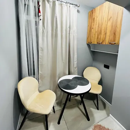 Naukova Smart شقة