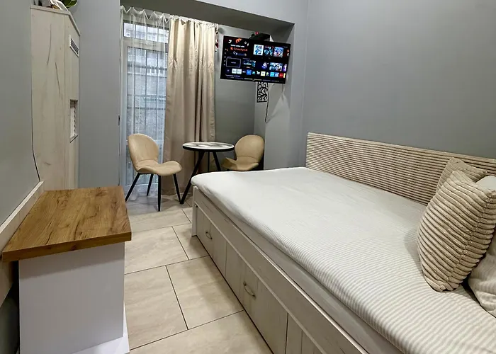 Naukova Smart شقة *